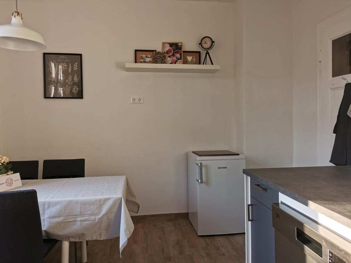 Ferienwohnung Luise Mit Separater Kueche Naumburg  Eksteriør billede
